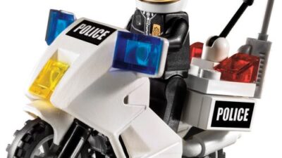 「お得！レゴ シティ 白バイパトロール 7235が特別価格¥26,622」